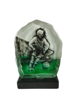 Trofeo cristal futbol con jugador en base de cristal