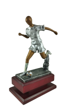 Trofeo futbol patada color plata, 29 cm