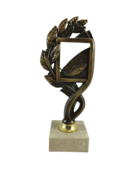 Trofeo pesca con adordo de hojas , 28 cm