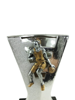 Trofeo baloncesto plateado  con detalles en dorado, 21 cm