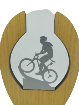 Troféu de madeira com clasto de prata, 25 cm