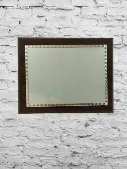 Placa homenaje en oferta plateada con trenza en laterales  Madera sobremesa con placa de aluminio en oferta.