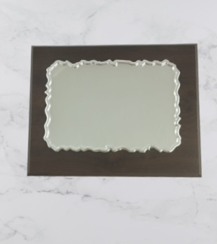 Madera sobremesa con placa de aluminio en oferta.