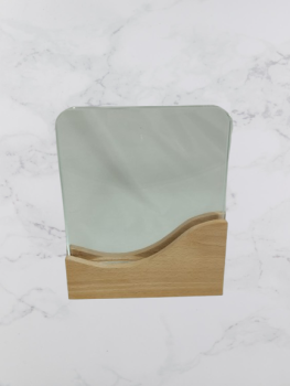 Trofeo cristal outlet en oferta para grabar , con pie de madera y estuche., 18 cm CRISTAL CON BASE DE MADERA.
