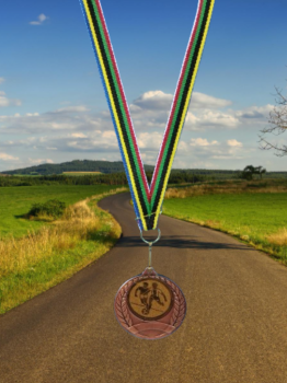 Medalla bronce con dibujo a dos lados, 4.5 cm