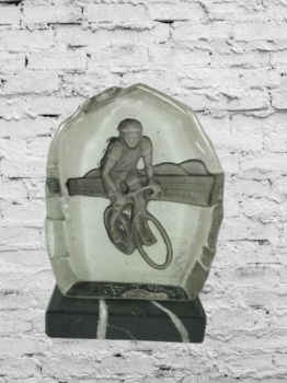 Trofeo bici cristal con peana negra , 15.5 cm
