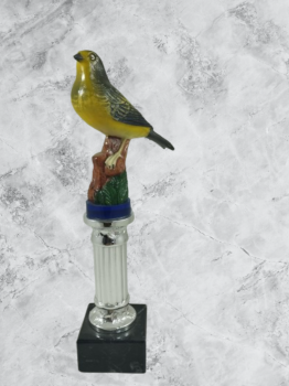 Trofeo pajaro verderon con pie de marmol, 24.5 cm
