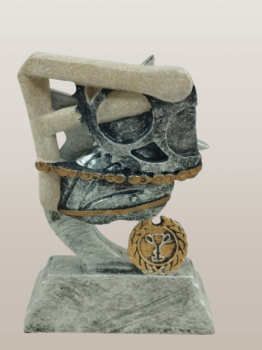 Trofeo ciclismo femenino con cadena y casco, 13 cm