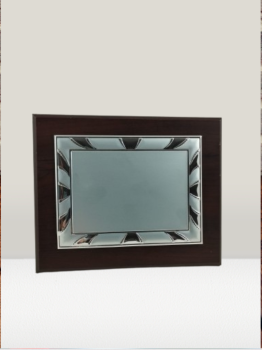 Placa de homenagem na moldura de oferta Oferta de tampo de madeira com placa de alumínio.
