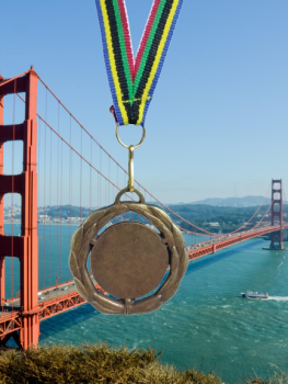 Medalha de ouro com disco gravado e fita incluída no preço, 4.5 cm