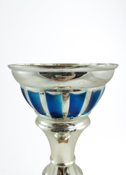 Taça de ouro e prata com diamante
